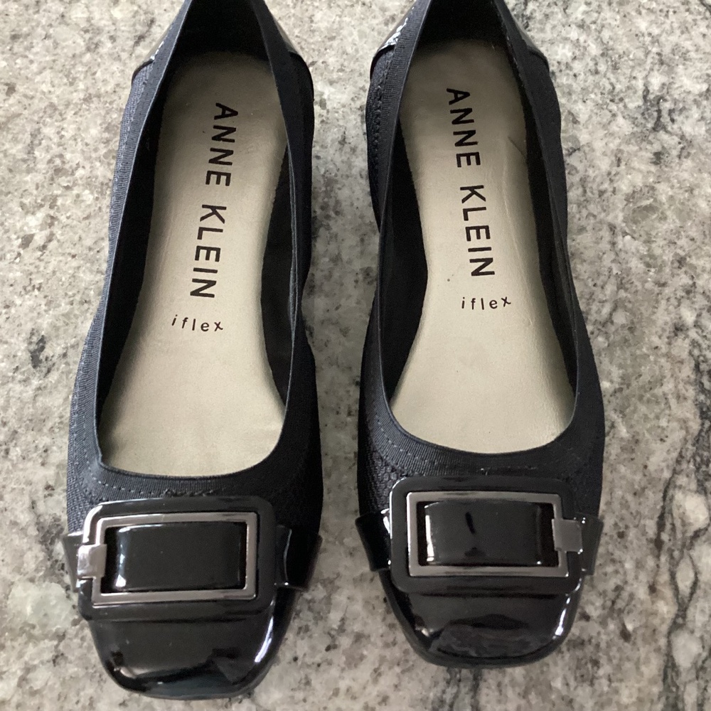 Anne Klein Unice Flat